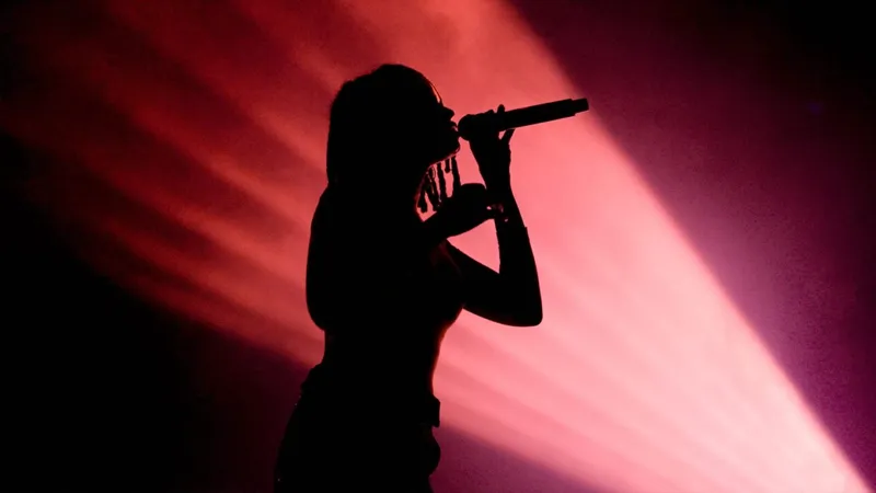10 kända svenska sångerskor som format musikindustrin